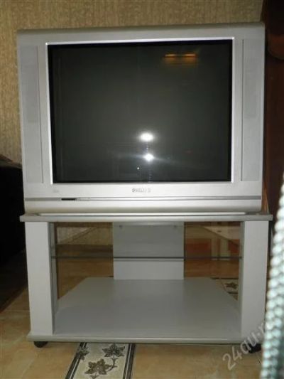 Лот: 992273. Фото: 1. телевизор Philips с тумбой. Телевизоры