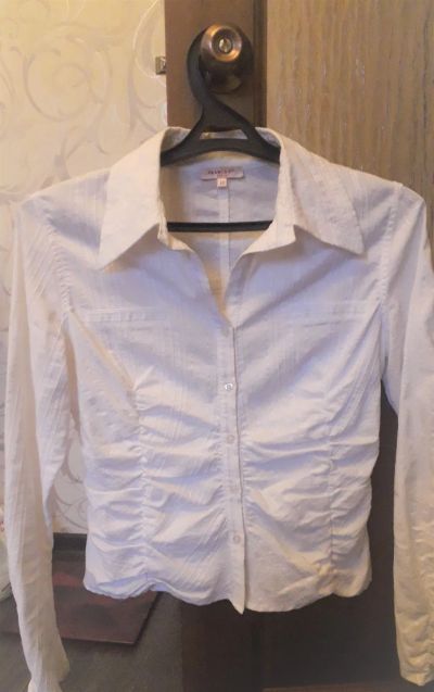 Лот: 19320161. Фото: 1. Блузка белая 46 размер. Блузы, рубашки