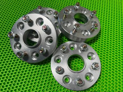 Лот: 21545989. Фото: 1. Проставки на Subaru (Субару) 20... Секретки, гайки, проставки