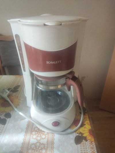 Лот: 20280747. Фото: 1. Кофеварка scarlet sc-1030. Чайники, кофемашины, кулеры
