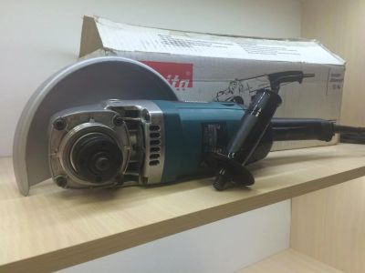 Лот: 7800035. Фото: 1. Продам болгарку Makita 9069SF... Электроинструмент