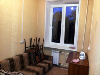 Лот: 5694816. Фото: 1. Сдам гостинку на Матросова, 12... Квартиры, студии