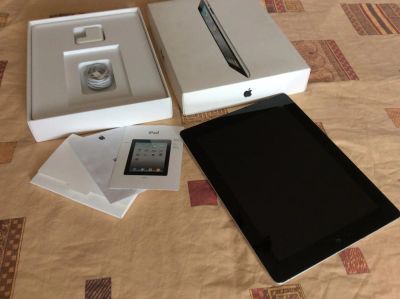 Лот: 7196197. Фото: 1. Продам iPad 2 32gb с sim 3G. Планшеты