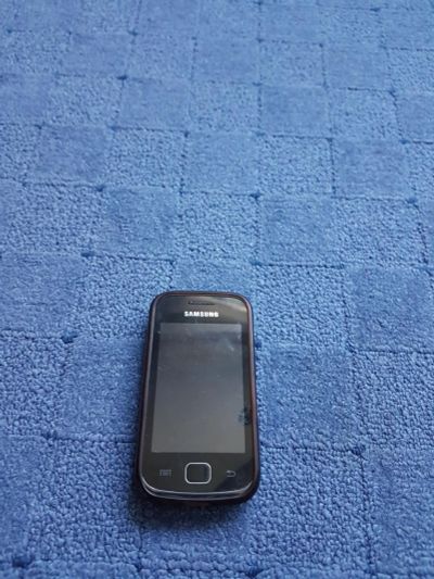Лот: 8077277. Фото: 1. Телефон Samsung Galaxy Gio. Кнопочные мобильные телефоны