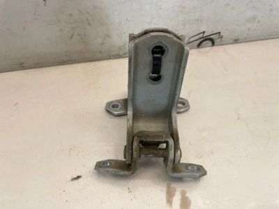 Лот: 22459443. Фото: 1. кронштейн двери Suzuki Grand Vitara... Другое (автозапчасти)