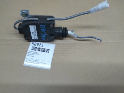 Лот: 21397187. Фото: 1. замок 5-й двери Mazda Demio DW3W. Кузов
