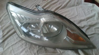 Лот: 16834655. Фото: 1. Фара Ford Focus правая (белая). Оптика и освещение