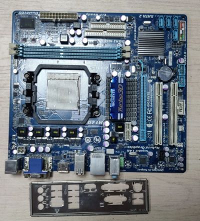 Лот: 19667725. Фото: 1. Мат. плата Gigabyte GA-880GM-D2H... Материнские платы