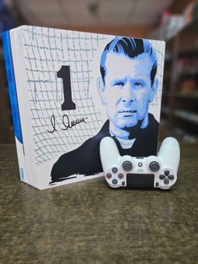 Лот: 21975431. Фото: 1. Sony Playstation 4 Pro Л. Яшин... Игровые приставки, консоли