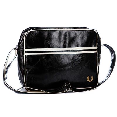 Лот: 6403407. Фото: 1. Сумка Fred Perry чёрная. Сумки