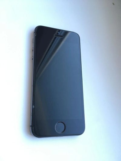 Лот: 10817977. Фото: 1. iPhone 5S 64Gb LTE РСТ Touch ID... Смартфоны