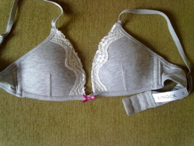 Лот: 3159788. Фото: 1. бюсьте на девочку 65А Lindex новое. Нижнее белье