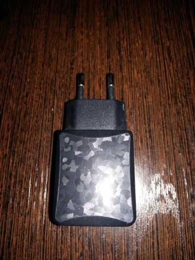 Лот: 8278793. Фото: 1. зарядное USB. Зарядные устройства, блоки питания, адаптеры сетевые для смартфонов