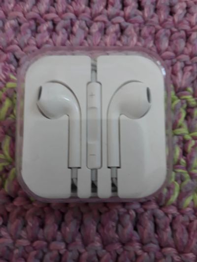 Лот: 10987530. Фото: 1. EarPods. Красноярск