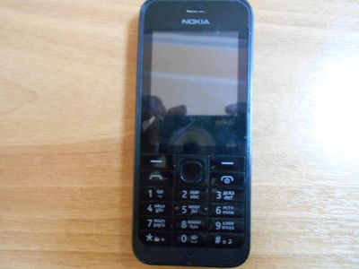 Лот: 7938572. Фото: 1. nokia 220. Кнопочные мобильные телефоны