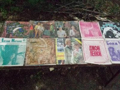 Лот: 13960382. Фото: 1. Пластинки (голубые) + журналы... Аудиозаписи