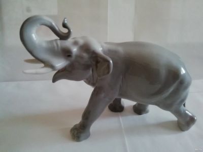 Лот: 14990511. Фото: 1. Статуэтка слон белый большой фарфор... Фарфор, керамика