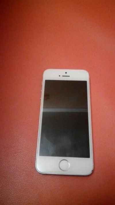 Лот: 10236765. Фото: 1. iPhone 5s. Смартфоны