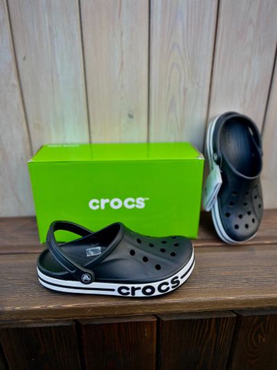 Лот: 25670445. Фото: 1. Crocs. Шлепанцы, сланцы
