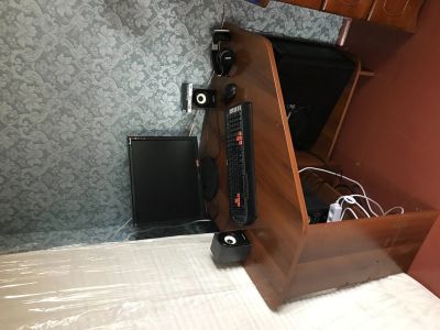 Лот: 14831535. Фото: 1. Стол ком. Компьютерные и письменные столы