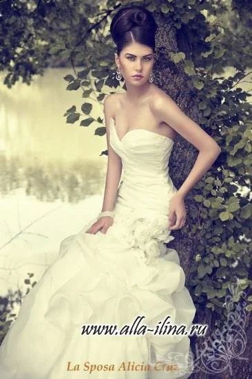 Лот: 2649917. Фото: 1. свадебное платье Alicia Cruz 2013. Свадебные платья