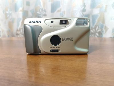 Лот: 24578518. Фото: 1. Плёночный фотоаппарат Skina. Плёночные компактные