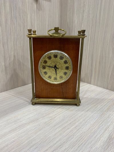 Лот: 25526290. Фото: 1. Настольные часы Молния. Винтажные... Часы настенные, настольные