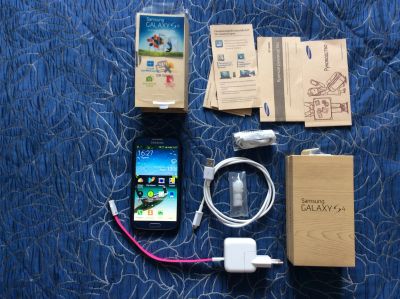 Лот: 11794372. Фото: 1. Смартфон Samsung Galaxy S4 I9500... Смартфоны