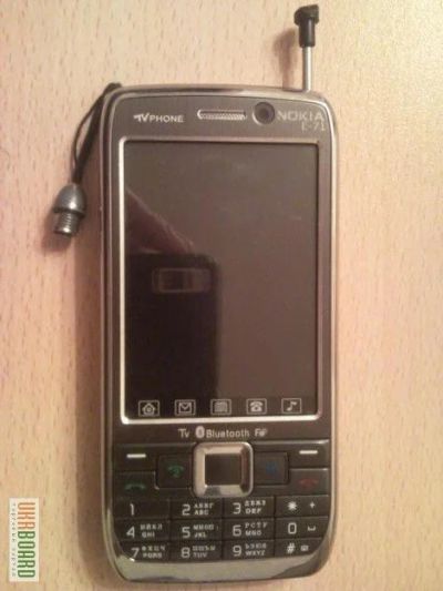 Лот: 9226577. Фото: 1. Винтажный Nokia E71tv с телевизором... Кнопочные мобильные телефоны