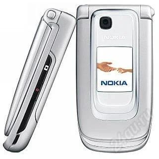 Лот: 829384. Фото: 1. nokia 6131 white silver.Состояние... Кнопочные мобильные телефоны