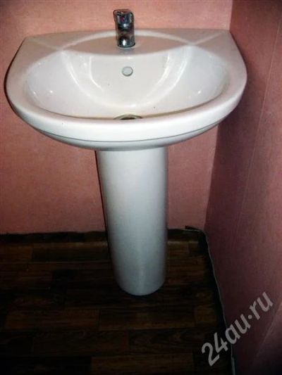 Лот: 646776. Фото: 1. Раковина с пьедесталом. Раковины, умывальники