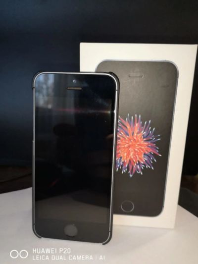 Лот: 16801117. Фото: 1. iPhone SE 32GB. Смартфоны