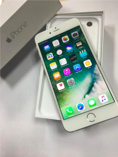 Лот: 9102595. Фото: 1. iPhone 6 Plus Silver 64GB. Смартфоны