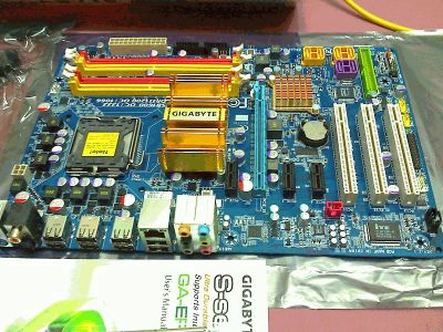 Лот: 3577978. Фото: 1. Мать GigaByte GA-EP35-DS3 LGA... Материнские платы