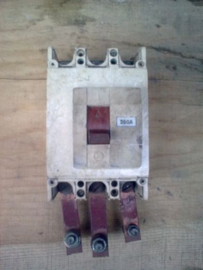 Лот: 11648730. Фото: 1. автомат. Автоматы, пакетники, предохранители