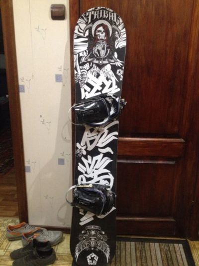 Лот: 7836536. Фото: 1. Продам Сноуборд BlackFire+крепы... Комплект в сборе