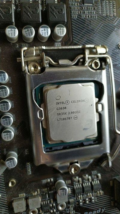 Лот: 13927685. Фото: 1. Intel Celeron G3930 oem. Процессоры