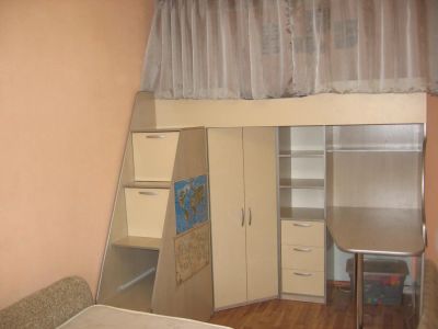 Лот: 6428166. Фото: 1. Кровать-чердак со шкафом и удобной... Детские кровати и кроватки