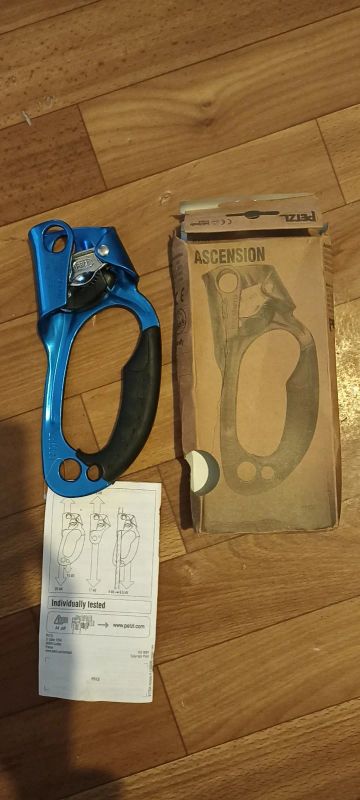 Лот: 18812489. Фото: 1. Жумар petzl правый. Альпинизм и скалолазание