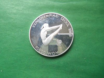 Лот: 23707552. Фото: 1. 10000 вон 1987 г. XXIV летние... Азия