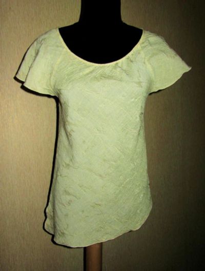 Лот: 4189964. Фото: 1. Женственная блузка, скроенная... Блузы, рубашки