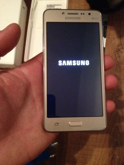 Лот: 12522984. Фото: 1. Samsung J 2. Смартфоны