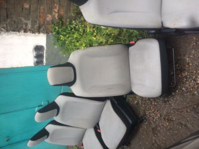 Лот: 13314300. Фото: 1. Передние сидения Toyota Vitz предпоследний... Другое (автозапчасти)
