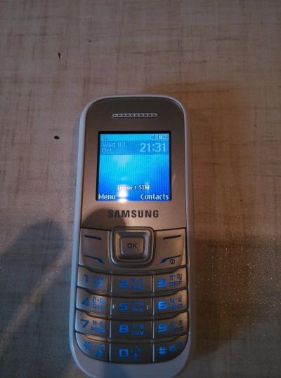 Лот: 8046273. Фото: 1. Samsung GT-E1200T звонилка с фонариком. Кнопочные мобильные телефоны