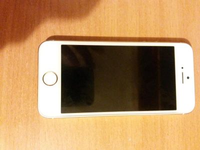 Лот: 7248418. Фото: 1. iPhone 5S 16gb Gold. Смартфоны