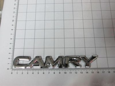 Лот: 10255292. Фото: 1. Эмблема шильдик на багажник Camry... Детали тюнинга