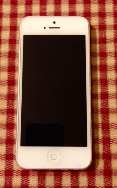 Лот: 4519845. Фото: 1. Продам iphone 5 64gb, белый. Смартфоны