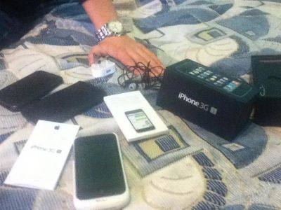 Лот: 2209927. Фото: 1. Iphone 3gs 16gb. Смартфоны