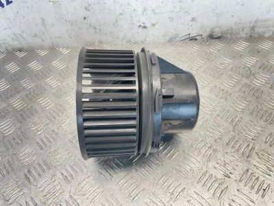 Лот: 25305318. Фото: 1. мотор печки Ford Focus CB8. Двигатель и элементы двигателя