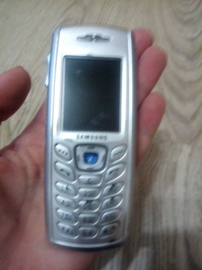 Лот: 9828451. Фото: 1. Samsung (без зарядного, возможно... Кнопочные мобильные телефоны